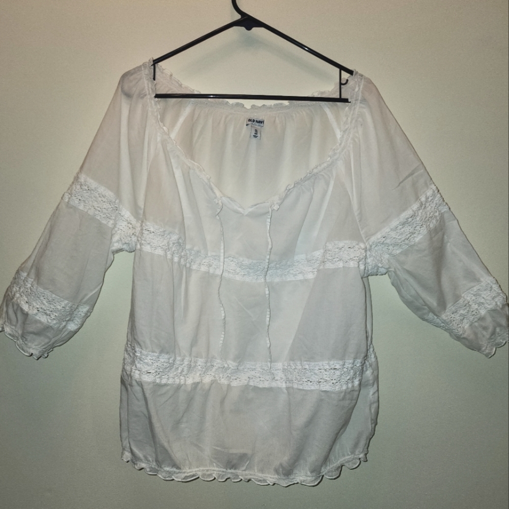 Old Navy pleasant blouse. Boho Pure white, beautiful lace. Plus size XXL.